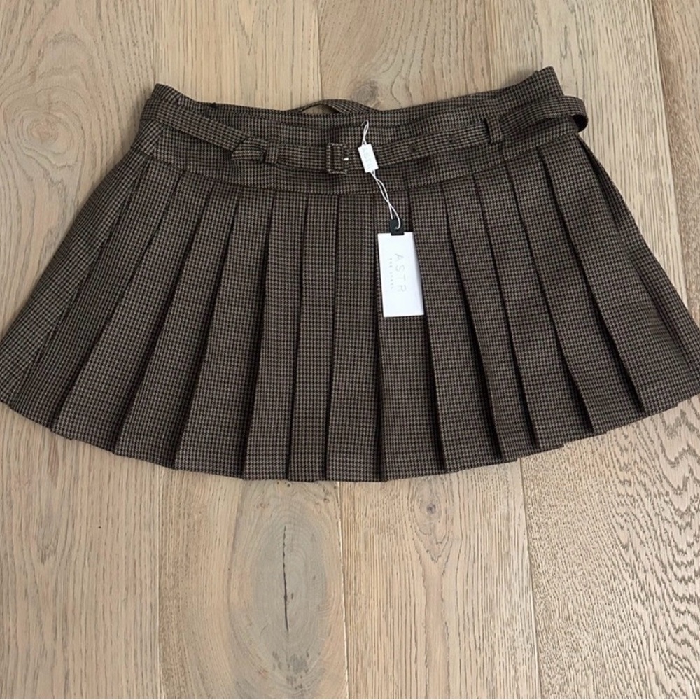 REVOLVE ASTR MINI PLAID HINA PLEATED SKORT/SKIRT M